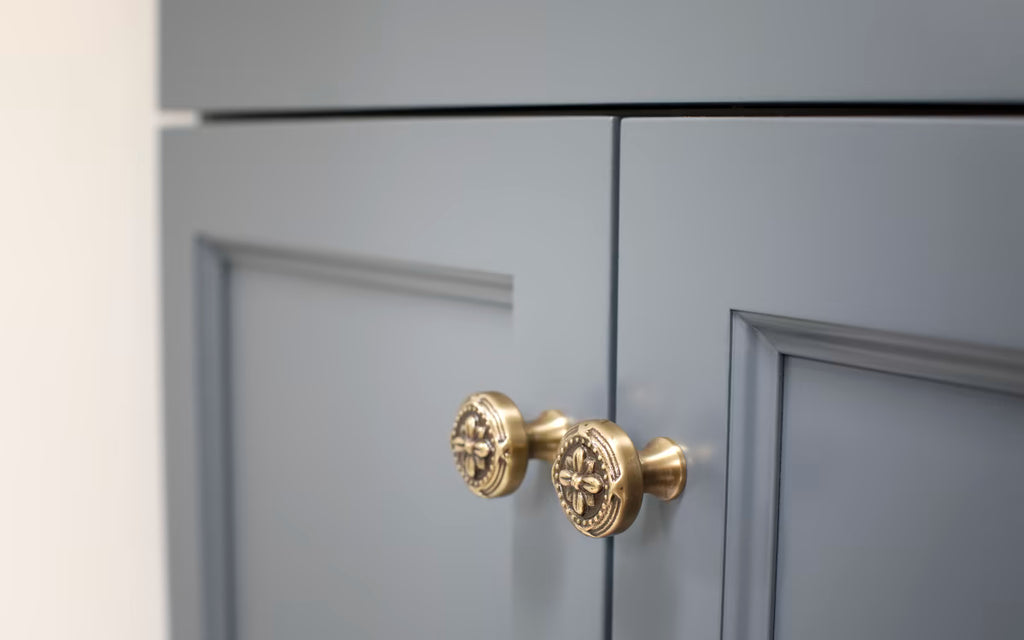 EMTEK Ribbon and Reed Cabinet Knob