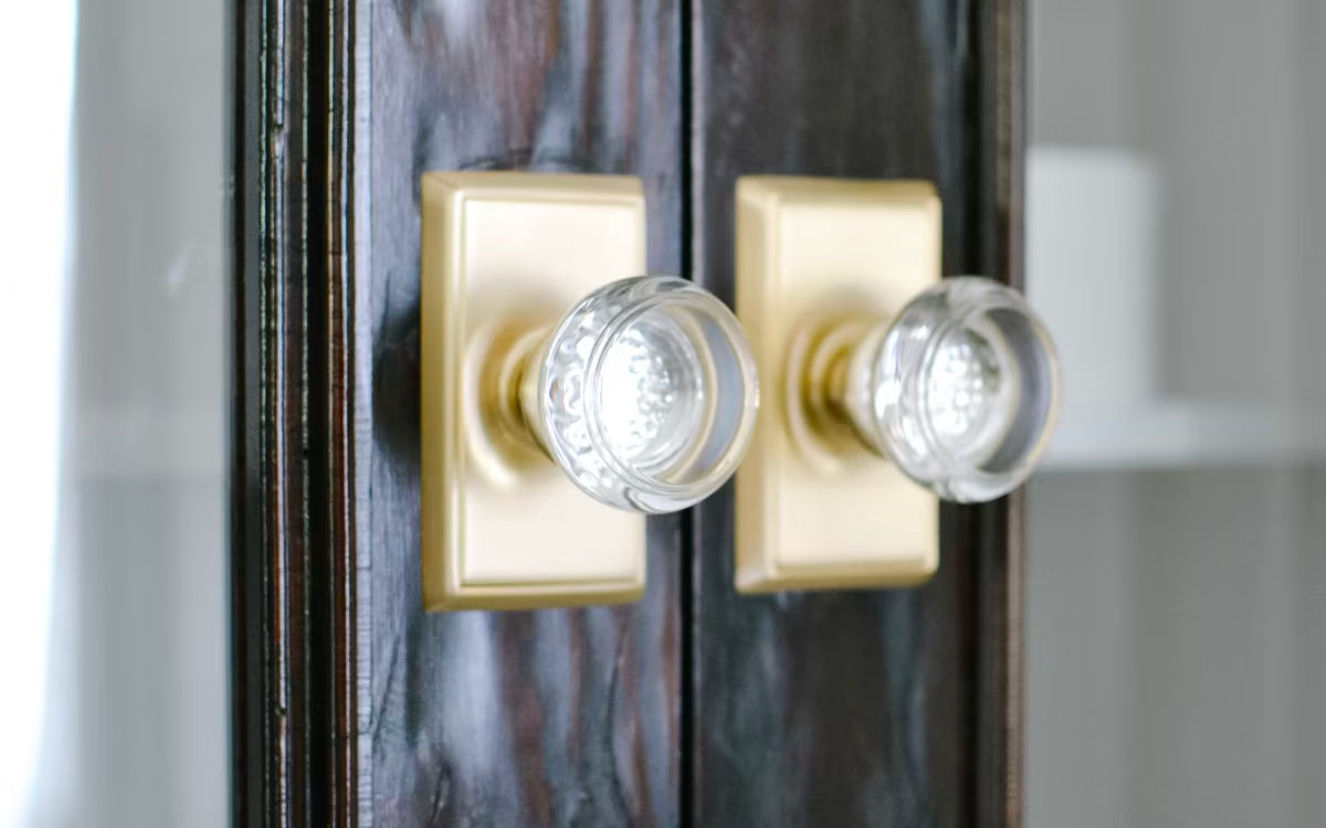 EMTEK Georgetown Glass Knob