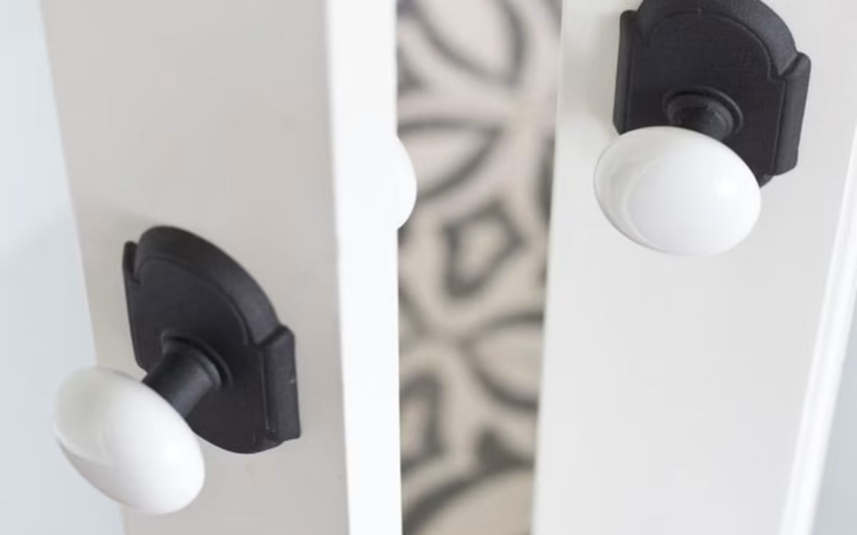 EMTEK Ice White Knob